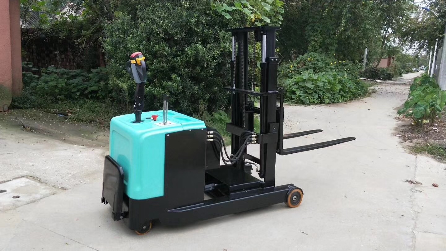 電動叉車